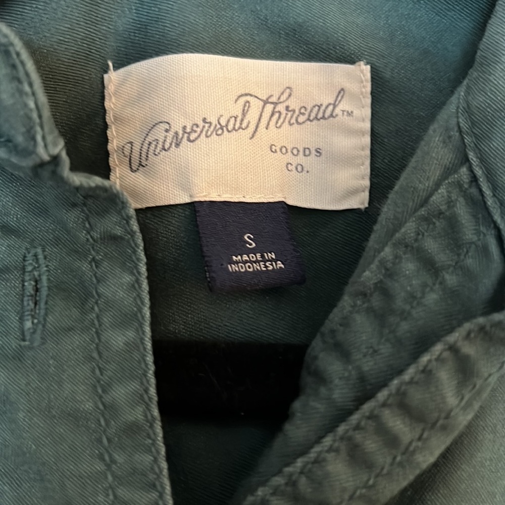 Universal Thread top - Picture 2 of 2